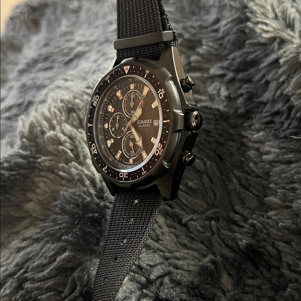 Casio Black Multi-Dial watch AMW330 - Picture 2 of 5